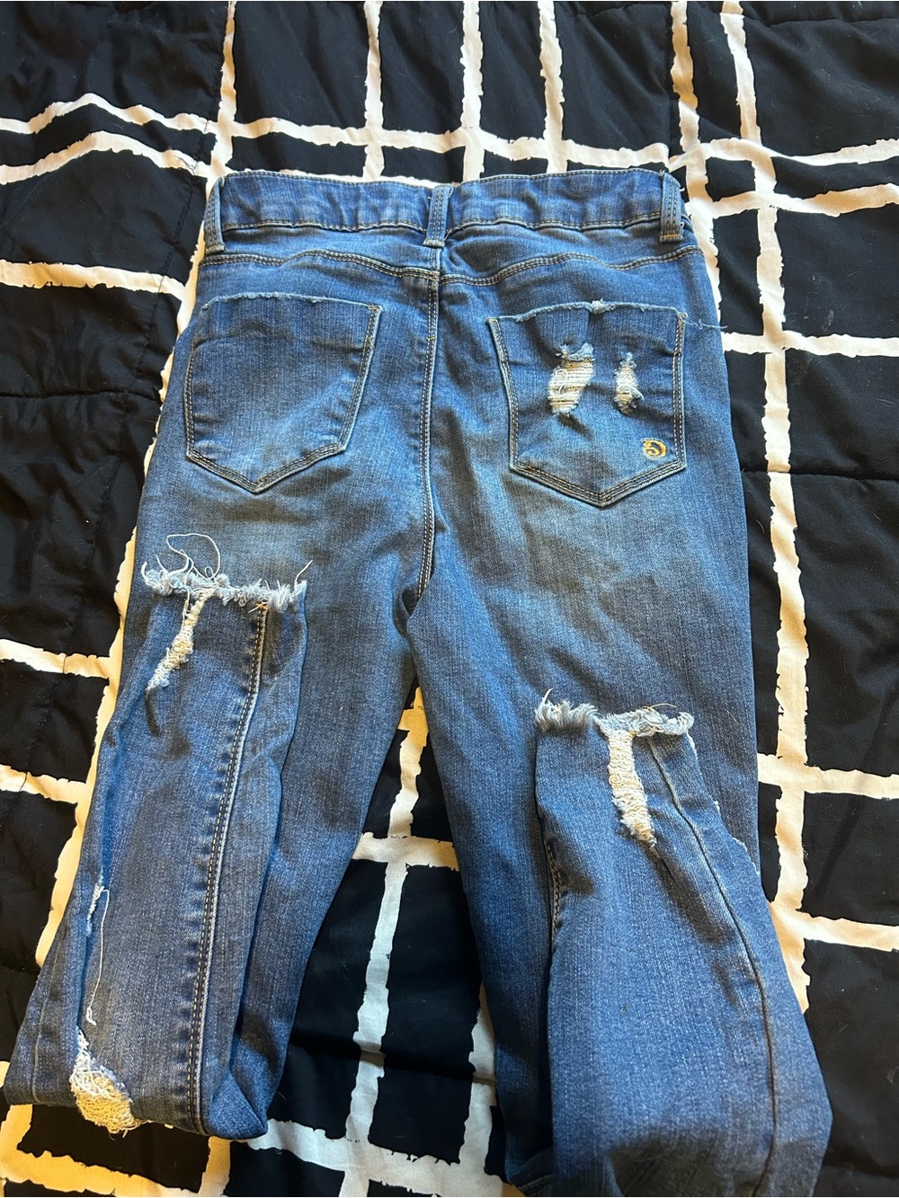 Ripped skinny jeans